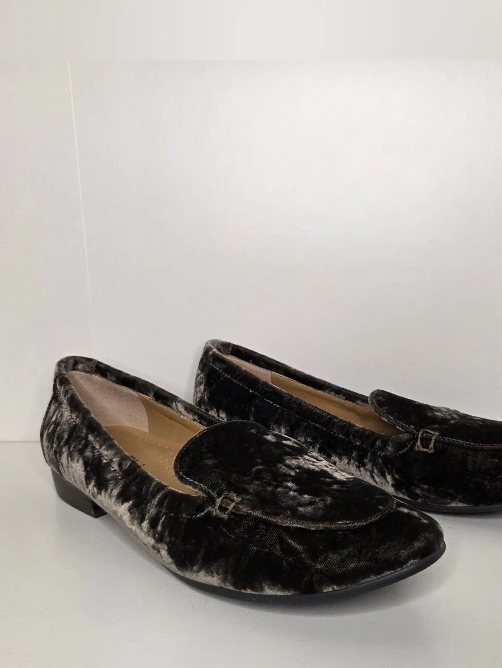 Vaneli Women's Velvet Loafers in Gray